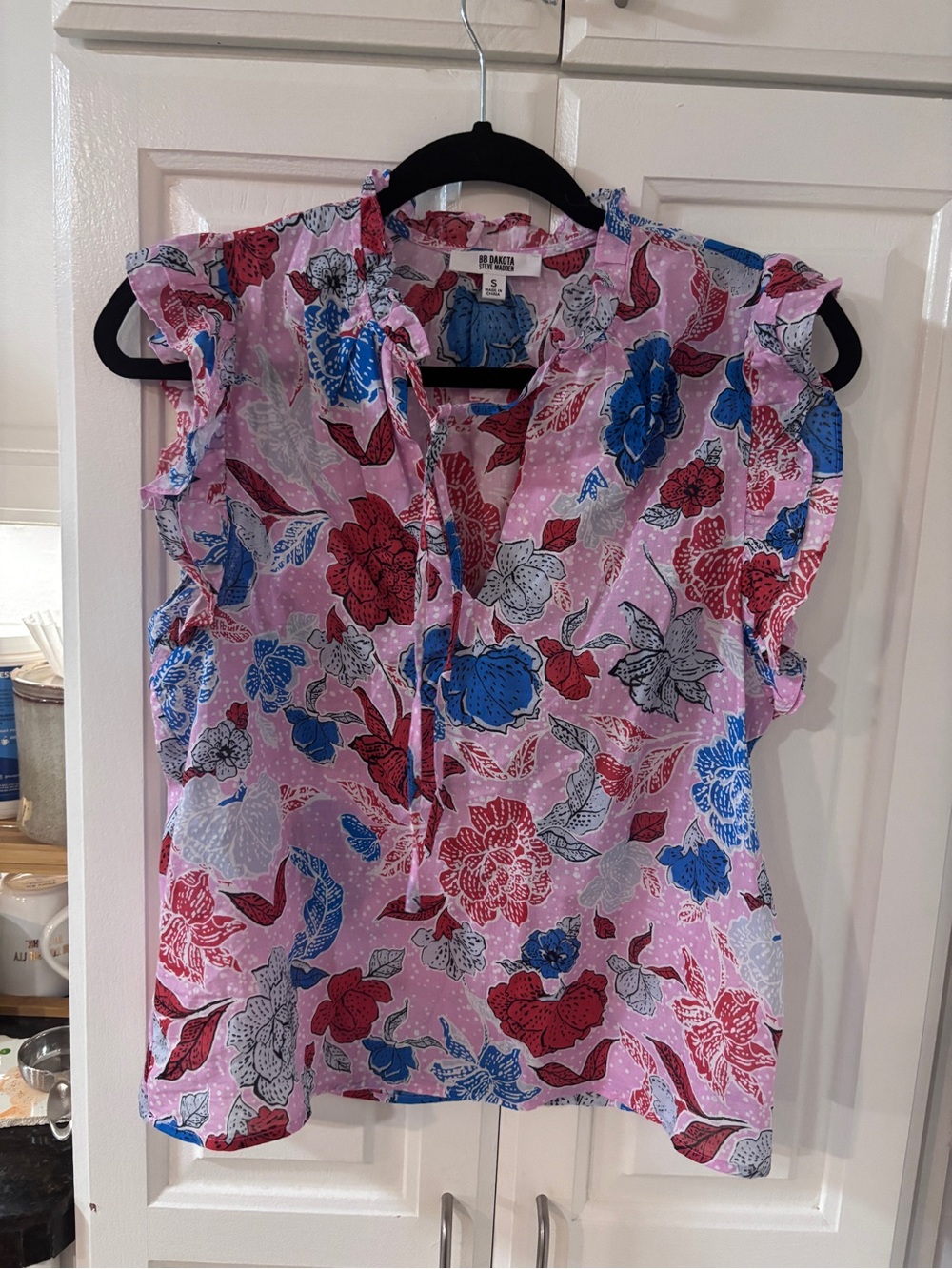 BB Dakota Pink Floral Tie-Neck Ruffle Sleeve Blouse
